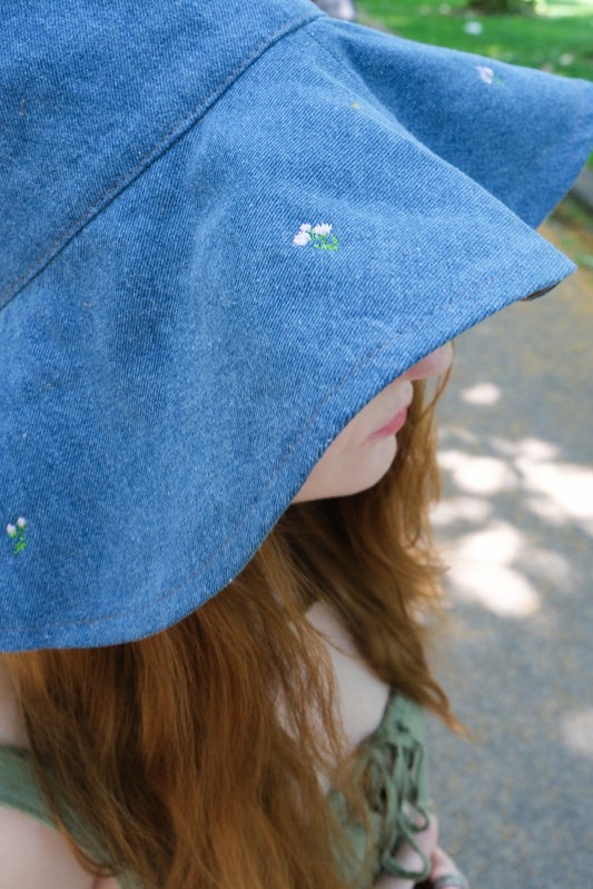 Sunhat with Delicate Embroidered Flowers